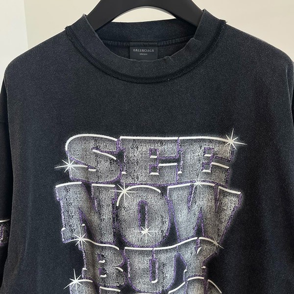 バレンシアガ 偽物 SNBN Tシャツ ラージフィット ロゴ ヴィンテージ 764235T